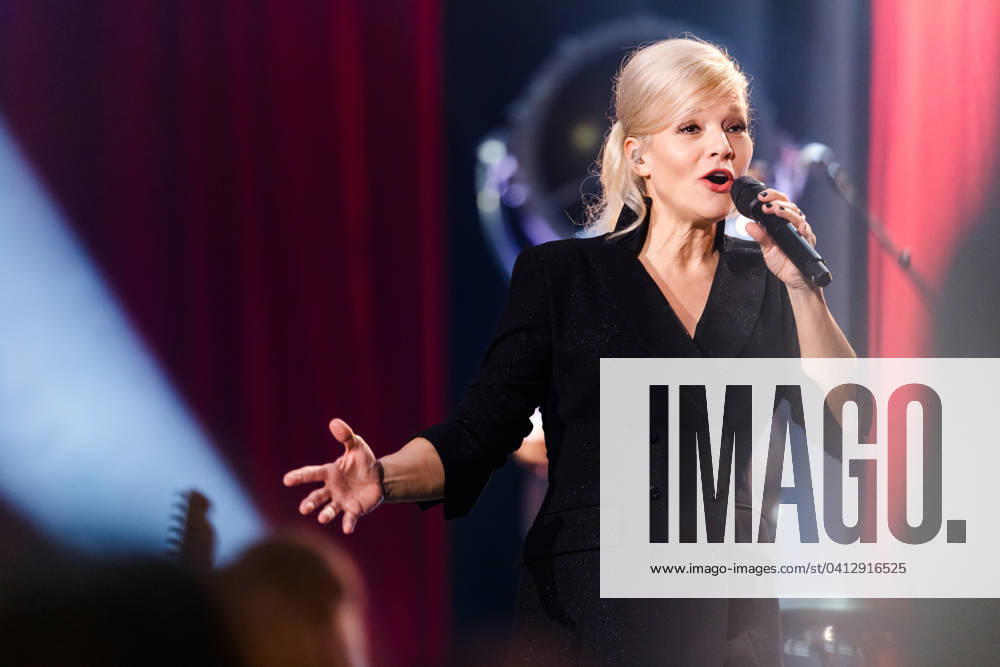 Ina Müller Ina Müller spielt im Congress Centrum Suhl ihre Tour-Zugabe 2024. Suhl Thüringen DEUTSCHLAND