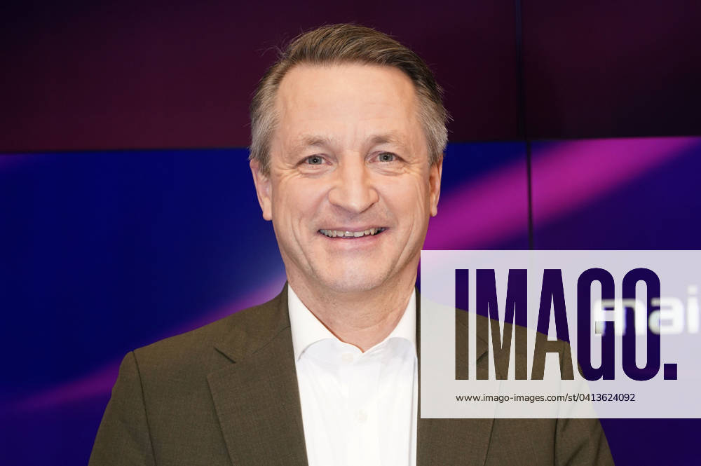 Nikolaus Blome in der ARD-Talkshow maischberger im Studio Berlin Adlershof. Berlin
