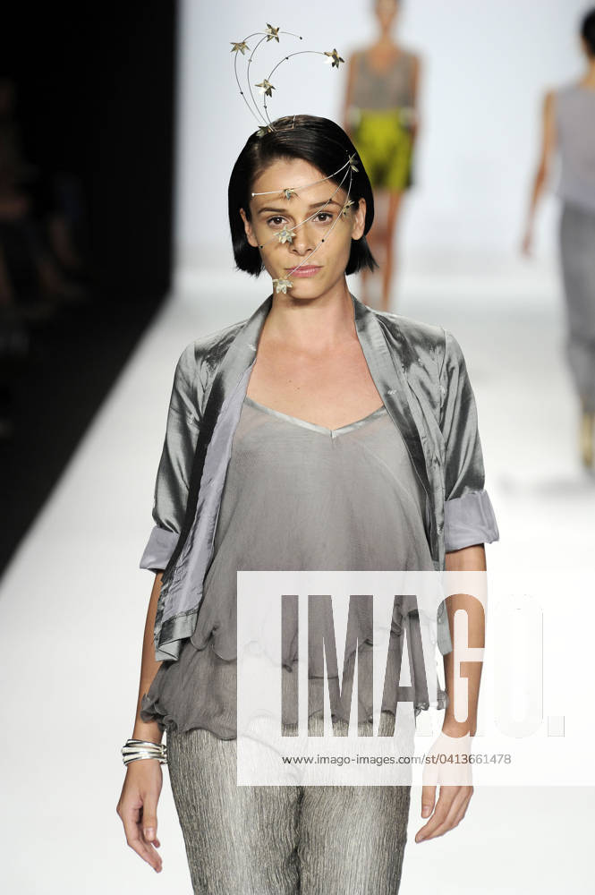 Project Runway Way Ready to Wear Spring Summer 2011 New York Project Runway Way Ready to Wear Spring Summer 2011 New York, Credit:Zeppelin Photo Avalon
