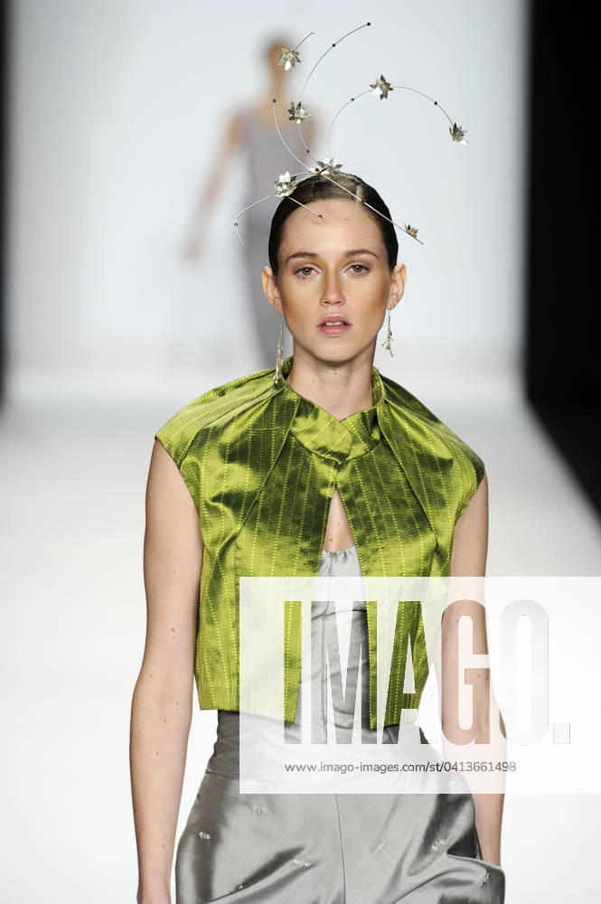 Project Runway Way Ready to Wear Spring Summer 2011 New York Project Runway Way Ready to Wear Spring Summer 2011 New York, Credit:Zeppelin Photo Avalon
