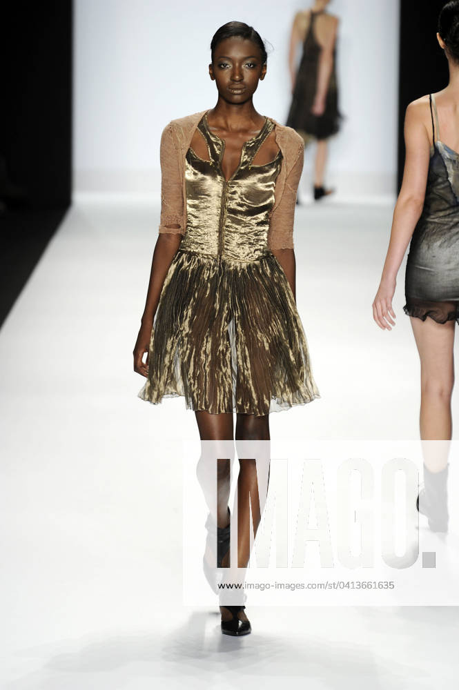 Project Runway Way Ready to Wear Spring Summer 2011 New York Project Runway Way Ready to Wear Spring Summer 2011 New York, Credit:Zeppelin Photo Avalon