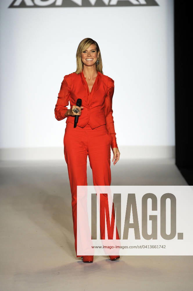 Project Runway Way Ready to Wear Spring Summer 2011 New York Project Runway Way Ready to Wear Spring Summer 2011 New York, Credit:Zeppelin Photo Avalon