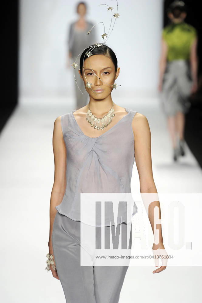 Project Runway Way Ready to Wear Spring Summer 2011 New York Project Runway Way Ready to Wear Spring Summer 2011 New York, Credit:Zeppelin Photo Avalon