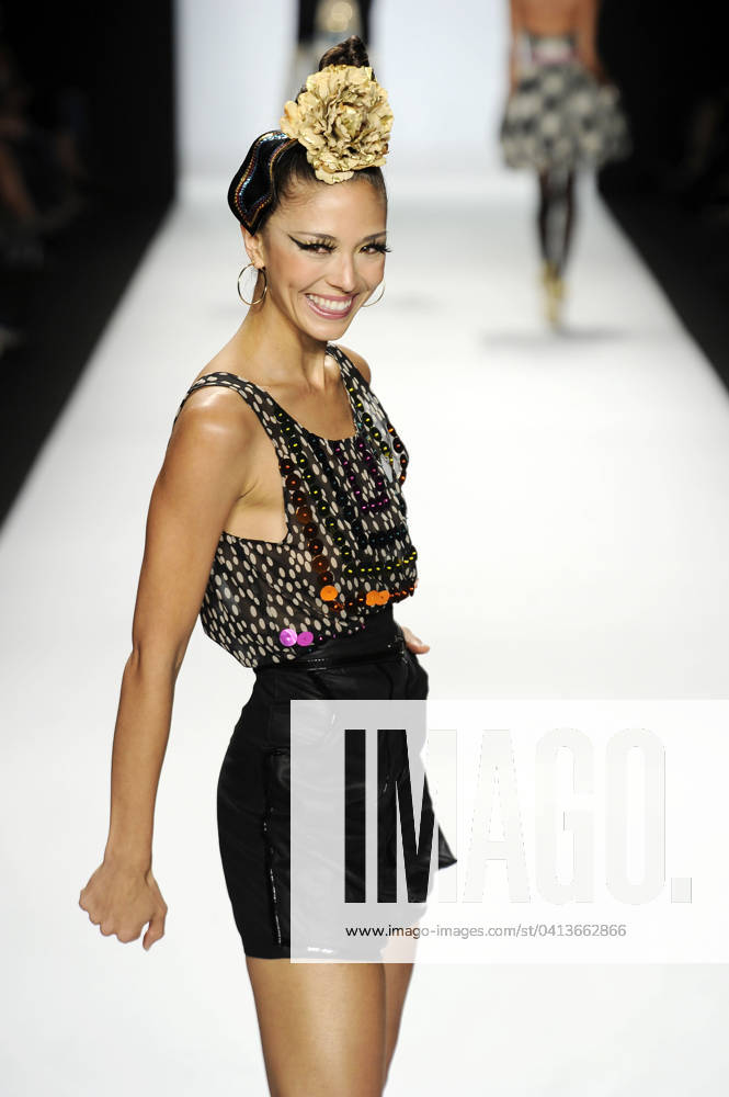 Project Runway Way Ready to Wear Spring Summer 2011 New York Project Runway Way Ready to Wear Spring Summer 2011 New York, Credit:Zeppelin Photo Avalon