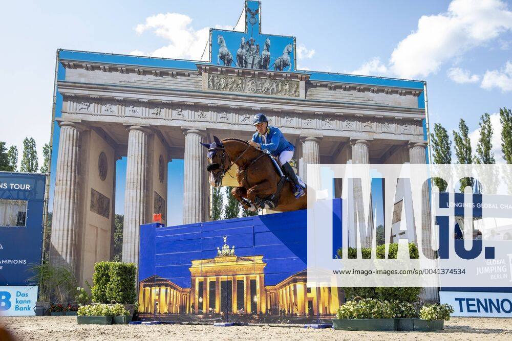 KW30 Berlin - Global Jumping Berlin 2019, AHLMANN, Christian (GER), Take A Chance On Me Z Berlin - Global Jumping Berlin 2019 CSI5* - LONGINES GLOBAL CHAMPIONS TOUR Grand Prix of Berlin presented by TENNOR Wertungsprüfung zur Longines Global Champions Tour 2019 Springprüfung mit Stechen, international 27. Juli 2019 Â© -
