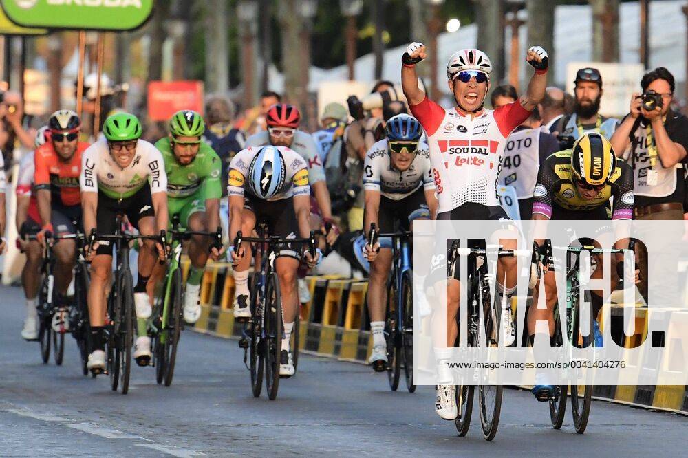 KW30 PARIS, FRANCE - JULY 28 : EWAN Caleb (AUS) of Lotto Soudal win on the Champs-Élysées, GROENEWEGEN Dylan (NED) of Team Jumbo-Visma, BONIFAZIO Niccolo (ITA) of DIRECT ENERGIE during stage 21 of the 106th edition of the 2019 Tour de France cycling race, a stage of 128 kms between Rambouillet and Paris Champs-Elysees on July 28, 2019 in Paris, France, 28 07 2019 CYCLISME : Tour de France 2019 - Etape 21 - Rambouillet a Paris Champs-Elysees - 28 07 2019 PhotoNews Panoramic
