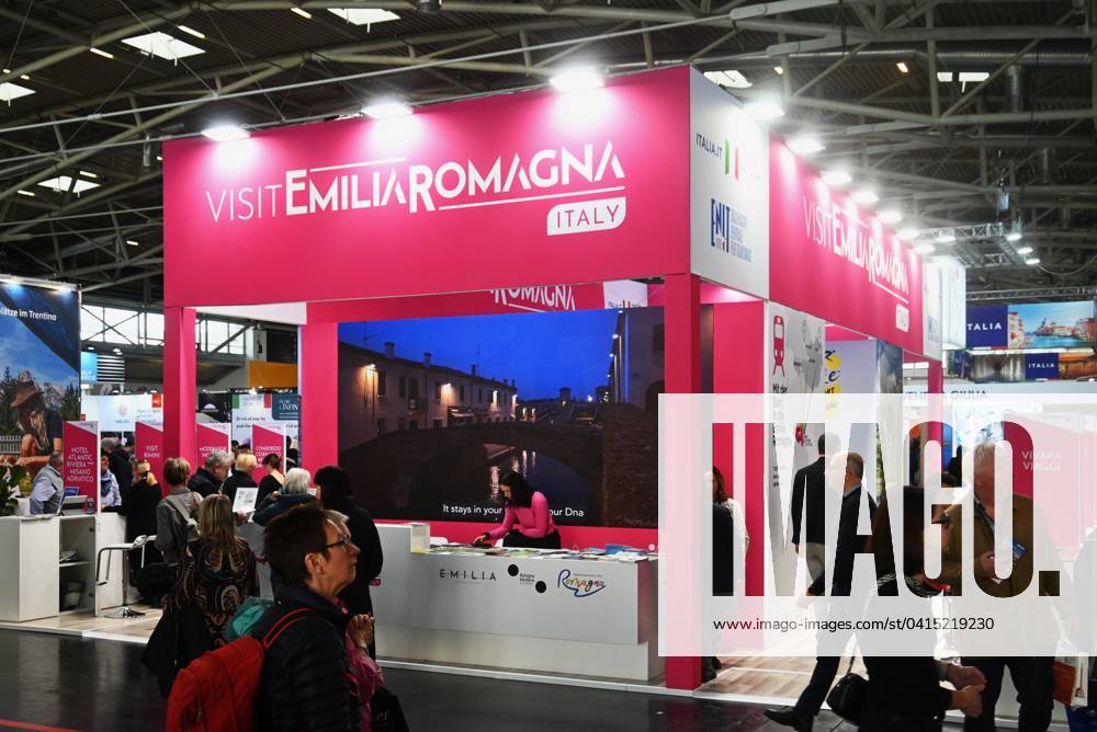 Die f.re.e ist Bayerns grösste Reise- und Freizeitmesse. Sie wird jährlich auf dem Gelände der Messe München veranstaltet. Die Schwerpunkte der FREE sind Reisen, Kreuzfahrt und Schiffsreisen, Gesundheit und Wellness, Wassersport, Caravaning und Camping, Outdoor sowie Fahrrad. Parallel findet auf dem Messegelände die IMOT - Internationale Motorrad Ausstellung statt. Foto: Messestand der Urlaubsregion Emilia Romagna, Italien