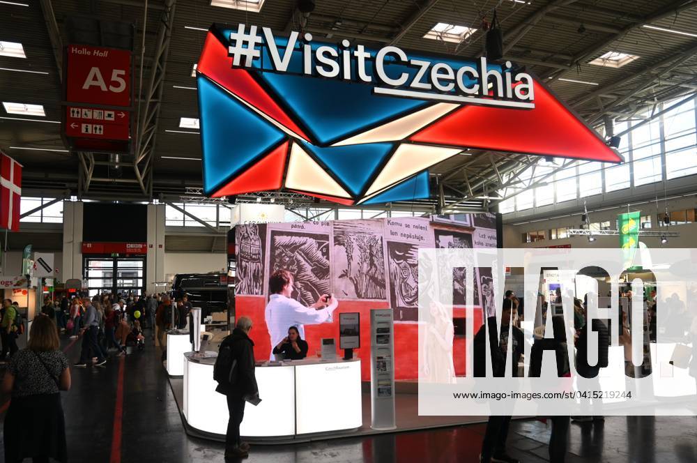 Die f.re.e ist Bayerns grösste Reise- und Freizeitmesse. Sie wird jährlich auf dem Gelände der Messe München veranstaltet. Die Schwerpunkte der FREE sind Reisen, Kreuzfahrt und Schiffsreisen, Gesundheit und Wellness, Wassersport, Caravaning und Camping, Outdoor sowie Fahrrad. Parallel findet auf dem Messegelände die IMOT - Internationale Motorrad Ausstellung statt. Foto: Messestand Tschechien