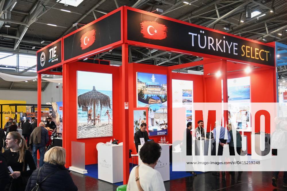 Die f.re.e ist Bayerns grösste Reise- und Freizeitmesse. Sie wird jährlich auf dem Gelände der Messe München veranstaltet. Die Schwerpunkte der FREE sind Reisen, Kreuzfahrt und Schiffsreisen, Gesundheit und Wellness, Wassersport, Caravaning und Camping, Outdoor sowie Fahrrad. Parallel findet auf dem Messegelände die IMOT - Internationale Motorrad Ausstellung statt. Foto: Messestand für Urlaub in der Türkei