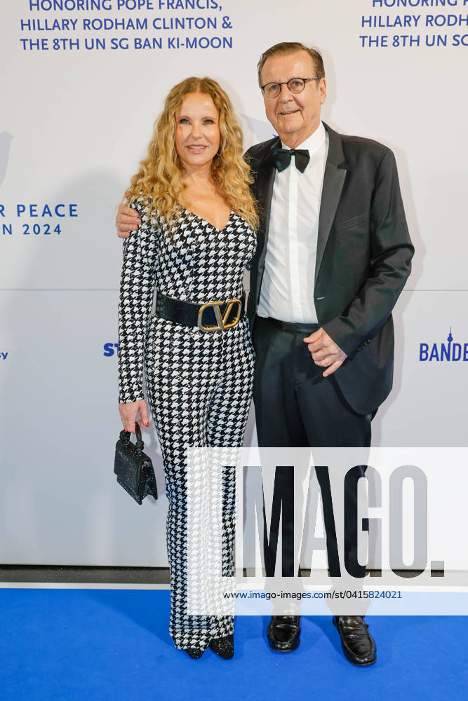 Katja Burkhard, Hans Mahr bei Cinema for Peace 2024 im WECC - Westhafen Event & Convention Center Berlin.