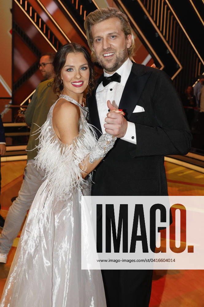 Tillman Schulz mit Patricija Ionel bei der Kennenlern-Show der 17. Staffel der RTL-Tanzshow Let s Dance im MMC Coloneum. Köln