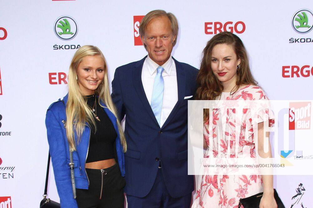 Gerhard Delling mit seiner Tocher Katharina und seiner Tochter Louisa bei der Verleihung vom Bild Award am 19.08.2019 in Hamburg Sport Bild Awards 2019 Verleihung in Hamburg