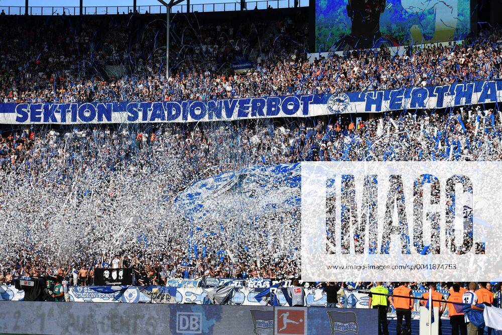 Bilder des Jahres 2019, Sport 08 August Die Fans in der Ostkurve mit einer Konfetti-Choreographie Hertha BSC Berlin - VfL Wolfsburg 1. Bundesliga 2019 2020, 1. BL, 1. Bundesliga, DFL, Fußball, Fussball, soccer, Herren, Männer, Maenner, Deutschland, Germany Berlin, 25.8.2019, Olympiastadion DFL REGULATIONS PROHIBIT ANY USE OF PHOTOGRAPHS AS IMAGE SEQUENCES AND OR QUASI-VIDEO