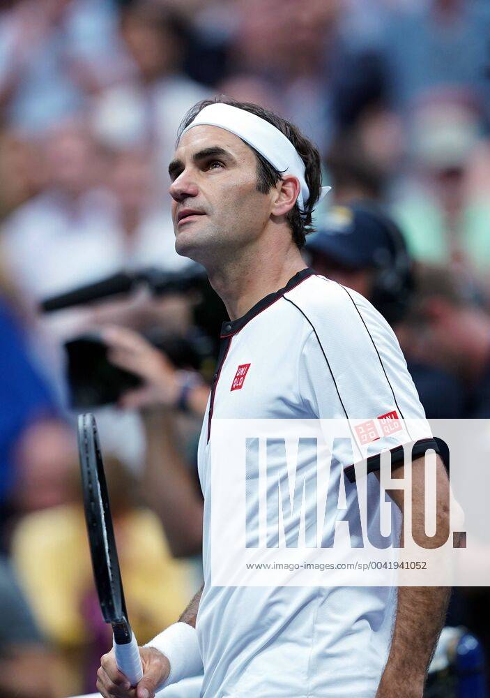 (190829) -- NEW YORK, Aug. 29, 2019 -- Roger Federer of Switzerland reacts during the men s singles 2nd round match between Roger Federer of Switzerland and Damir Dzumhur of Bosnia and Herzegovina at the 2019 US Open in New York, the United States, Aug. 28, 2019. ) (SP)U.S.-NEW YORK-TENNIS-US OPEN-MEN S SINGLES LiuxJie