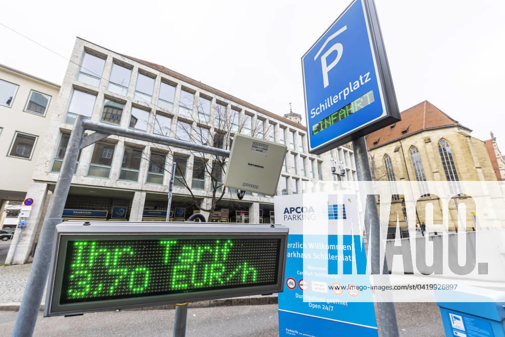 Teures Parken. Eine Stunde in der Tiefgarage Schillerplatz in Stuttgart kostet 3,70 Euro. 03.03.2024: Stuttgart, Baden-Württemberg, Deutschland, Europa