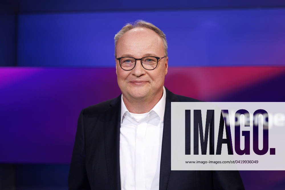 Satiriker Oliver Welke in der ARD-Talksendung Maischberger im Studio Köln. Köln, 06.03.2024 NRW Deutschland