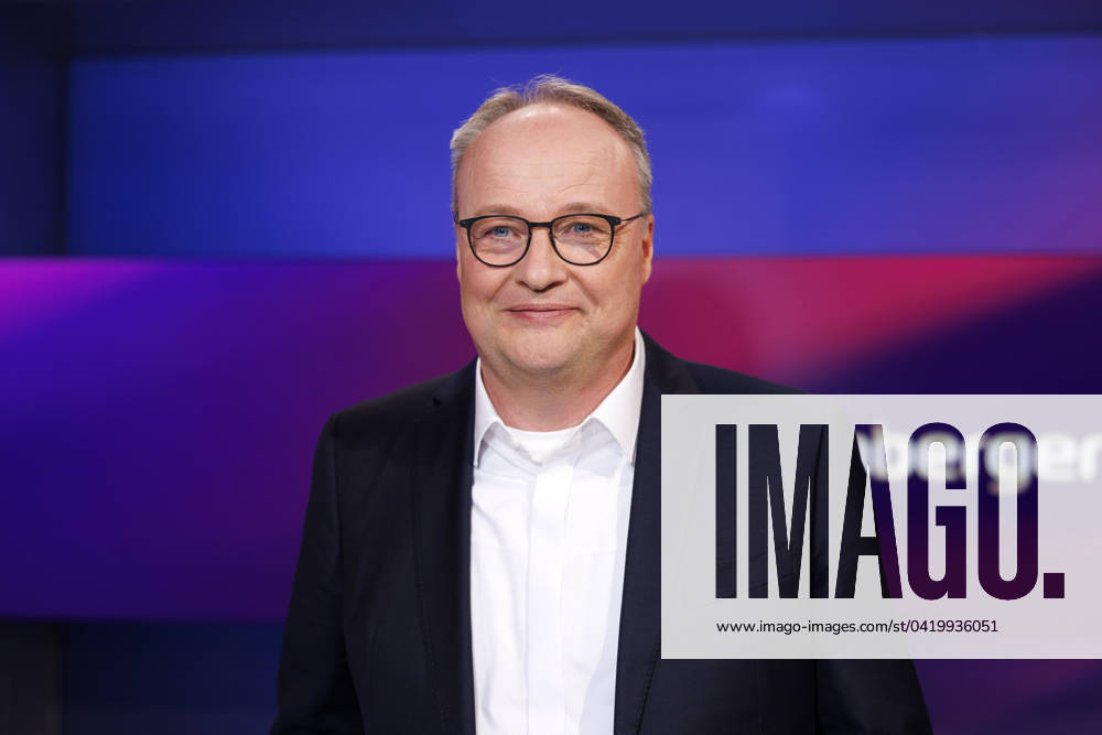 Satiriker Oliver Welke in der ARD-Talksendung Maischberger im Studio Köln. Köln, 06.03.2024 NRW Deutschland