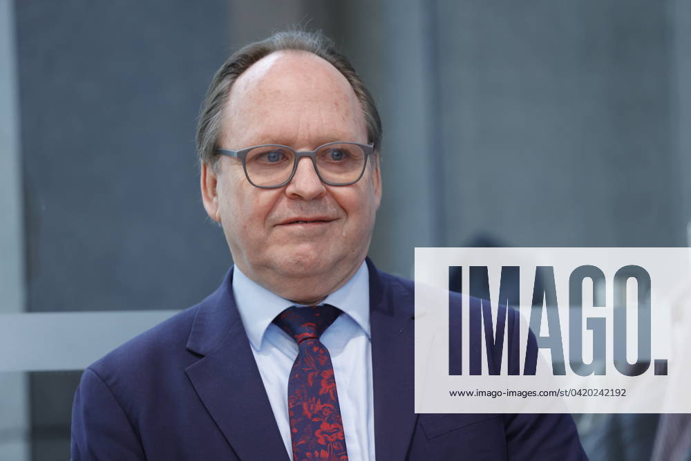Hans-Ulrich Gerland, Leitender Beamter, Deutschland, Berlin, Bundespressekonferenz, Thema: Vorstellung des Jahresberichtes 2023