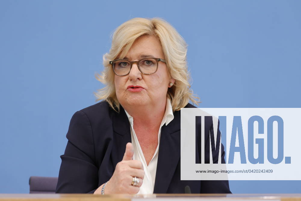 Eva Högl, Wehrbeauftragte des Deutschen Bundestages, Deutschland, Berlin, Bundespressekonferenz, Thema: Vorstellung des Jahresberichtes 2023