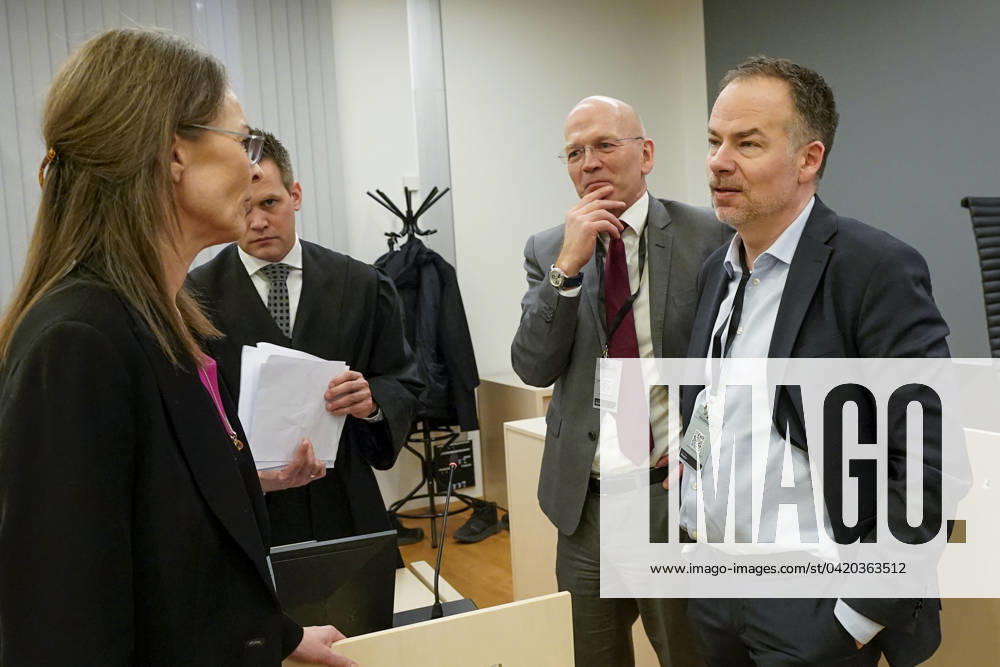 Straffesaken mot Zaniar Matapour Oslo 20240313. Synne Sorheim, Christian Lundin og Knut-Petter Saetre Langlo under straffesaken mot Zaniar Matapour i rettssal 250 i Oslo tinghus. Zaniar Matapour er tiltalt for grov terror etter at han apnet ild utenfor Per pa hjornet og London pub i Oslo natt til 25. juni 2022. Foto: Lise Aserud NTB Oslo Norge hM2LvUApxQM Ref:_BNC_POLhM2LvUApxQM.jpg