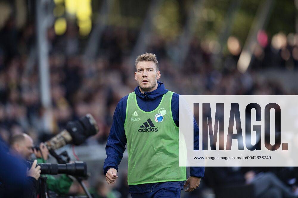 FCKs Nicklas Bendtner (32) varmer op under superligakampen mellem Hobro IK og FC Koebenhavn paa DS Arena i Hobro soendag den 15. september 2019.. , Hobro Denmark