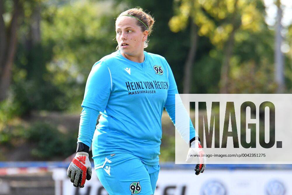 GER, FRLN, TSG 07 Burg Gretesch vs. Hannover 96 15.09.2019, Sportplatz Gretesch, Osnabrück, GER, FRLN, TSG 07 Burg Gretesch vs. Hannover 96 im Bild Torhueterin Katharina Mattus (Hannover 96 16), Aktion Einzelbild