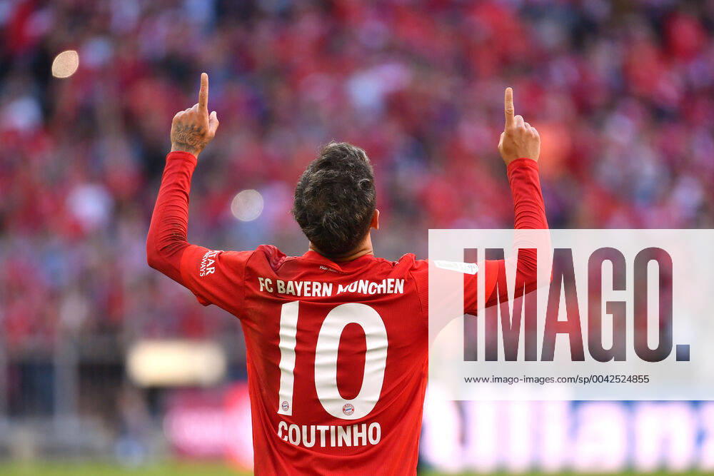 KW38 Torjubel Philippe COUTINHO (Bayern Muenchen) nach Tor zjm 3-0, blickt in den Himmel, Jubel,Freude,Begeisterung, Aktion,Einzelbild,angeschnittenes Einzelmotiv,Halbfigur,halbe Figur.. Fussball 1. Bundesliga,5.Spieltag,Spieltag05, FC Bayern Muenchen M) - 1.FC Koeln (K) 4-0, am 21.09.2019 in Muenchen A L L I A N Z A R E N A, DFL REGULATIONS PROHIBIT ANY USE OF PHOTOGRAPHS AS IMAGE SEQUENCES AND OR QUASI-VIDEO.