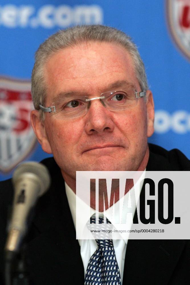 Generalsekretär Dan Flynn (United States Soccer Federation USA) auf einer Pressekonferenz anlässlich der Bewerbung der USA für die WM 2018 bzw. 2022 - (Icon918j090211004) Fußball WM Herren WM Bewerbung 2009, 2018, 2022, Kandidatur, Kandidat, Bewerber, Pressekonferenz, Pressetermin Porträt Columbus