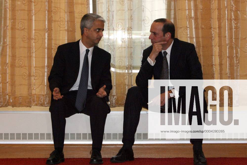 Präsident Sunil Gulati (United States Soccer Federation, li.) und MLS Commissioner Don Garber (beide USA) - (Icon918m090211003) Fußball WM Herren WM Bewerbung 2009, 2018, 2022, Kandidatur, Kandidat, Bewerber Gruppe Columbus