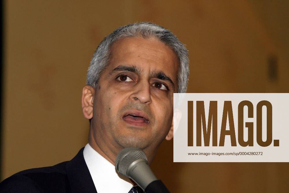 Präsident Sunil Gulati (United States Soccer Federation USA) - Pressekonferenz anlässlich der Bewerbung der USA für die WM 2018 bzw. 2022 - (Icon918m090211008) Fußball WM Herren WM Bewerbung 2009, 2018, 2022, Kandidatur, Kandidat, Bewerber, Pressekonferenz, Pressetermin Porträt Columbus
