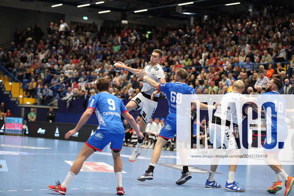 V.l. Jonathan Carlsbogard (TBV Lemgo Lippe 9), Nikola Bilyk (THW Kiel 53), Christian Klimek (TBV Lemgo Lippe 69) GER, Handball, 1. Bundesliga, TBV Lemgo Lippe gegen THW Kiel, 06.10.2019 Lemgo