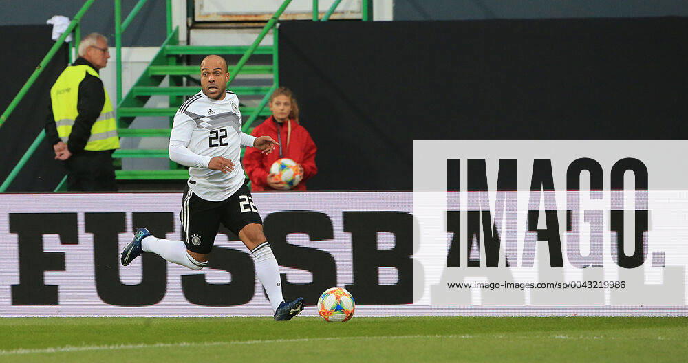 DFB-All-Stars vs Azzuri Legends, Sportpark Ronhof Fuerth, Fussball, im Bild: David Odonkor ( DFB All Stars)