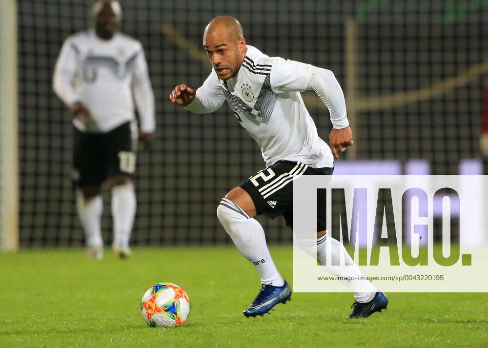 DFB-All-Stars vs Azzuri Legends, Sportpark Ronhof Fuerth, Fussball, im Bild: David Odonkor ( DFB All Stars)