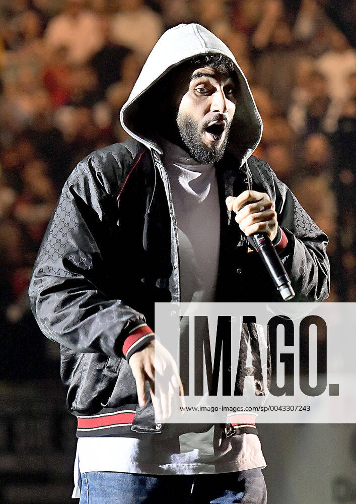 Promi Fussball Event , KISS CUP 2019, v.l.Samra ( Hussein Akkouche) beim Kiss Cup 2019 am Mittwoch 09. Oktober 2019 in der Max-Schmelling-Halle in Berlin Berlin