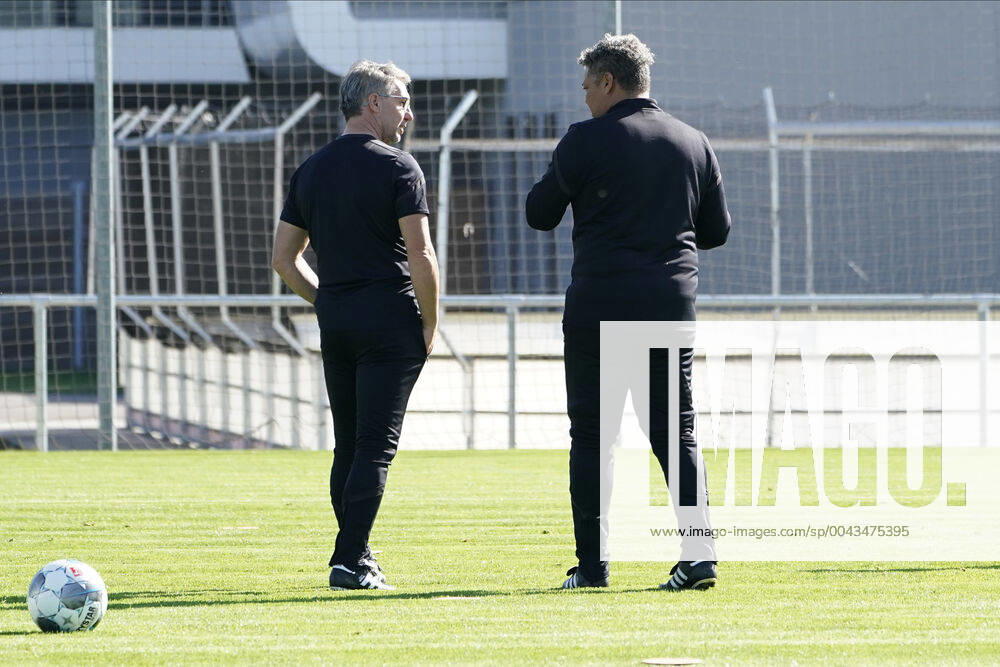Fussball - 2. Fussball-Bundesliga - Saison 2019 2020 - 1. FC Nürnberg Nuernberg FCN Club - Training - - Soccer 2 Soccer Bundesliga Season 2019 2020 1 FC Nuremberg Nuremberg FCN Club, Deutschland, Nuernberg, Sportpark Valznerweiher - Damir Canadi, Trainer Erik Orie, Co-Trainer DFL REGULATIONS PROHIBIT ANY USE OF PHOTOGRAPHS AS IMAGE SEQUENCES AND OR QUASI-VIDEO.