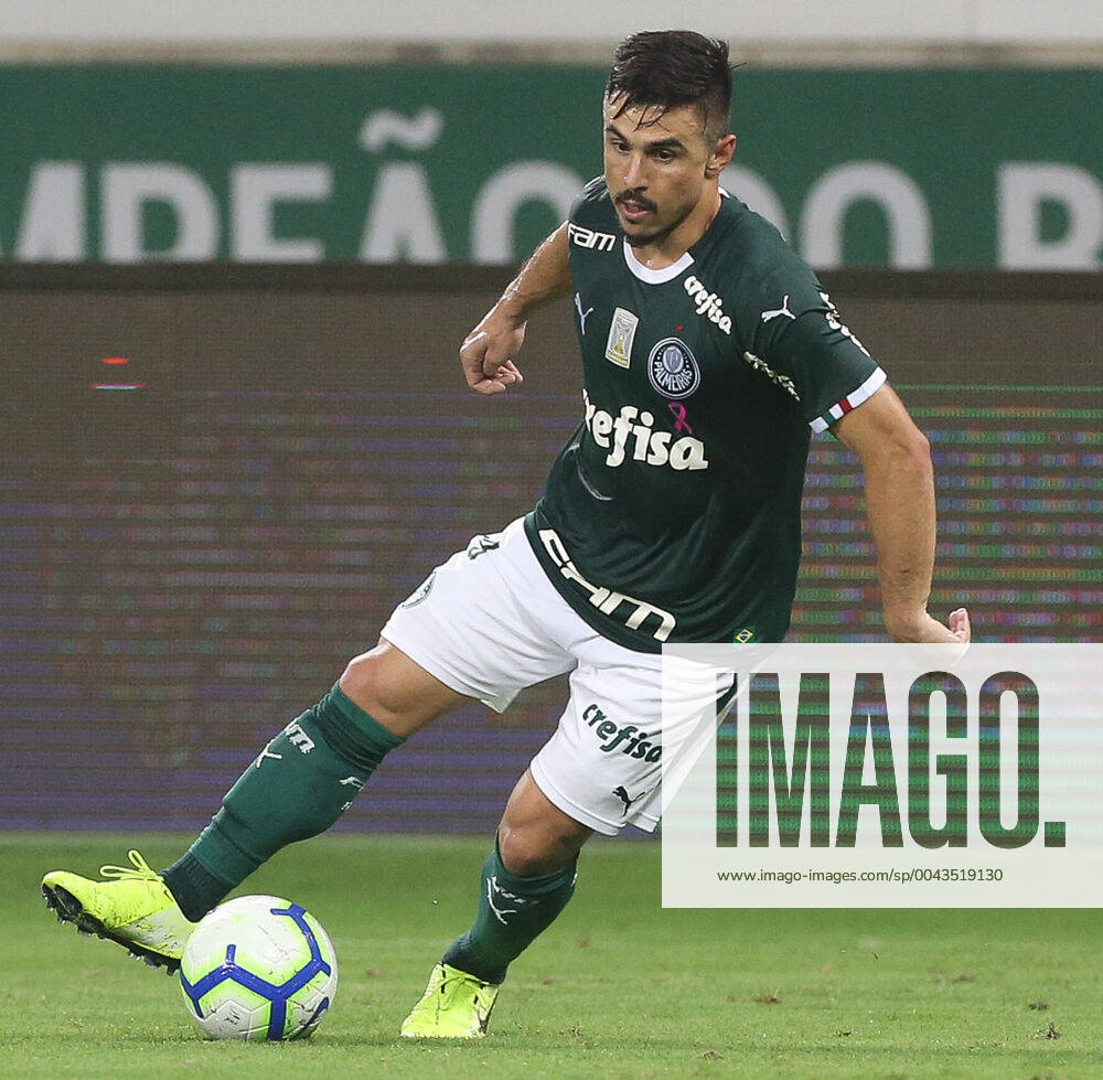 Palmeiras x Chapecoense SÃO PAULO, SP - 16.10.2019: PALMEIRAS X CHAPECOENSE - SE Palmeiras player Willian, in a match against the A Chapecoense F team, during a match valid for the twenty-sixth round of the Brazilian Championship, Serie A, in the Allianz Parque arena. (Photo: Cesar Greco Fotoarena) x1814418x CesarxGreco