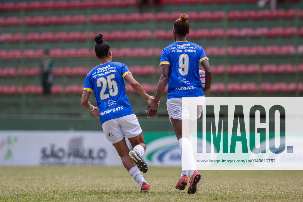 São José x Palmeiras VINHEDO, SP - 19.10.2019: SÃO JOSÉ X PALMEIRAS - Paulista Women& 39;s Football Cup - Sao Jose and Palmeiras draw 1-1 in the return game, the result leads Palmeiras to the decision against the Sao Paulo team. The match took place this Saturday morning, October 19, in Vinhedo. (Photo: Van Campos Fotoarena) x1816160x VanxCampos