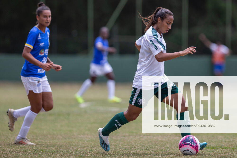 São José x Palmeiras VINHEDO, SP - 19.10.2019: SÃO JOSÉ X PALMEIRAS - Thaís, defender of Palmeiras during the match. Paulista Women& 39;s Football Cup - Sao Jose and Palmeiras draw 1-1 in the return game, the lt leads Palmeiras to the decision against tst the Sao Paulo team. The match took place this Saturday morning, October 19, in Vinhedo. (Photo: Van Campos Fotoarena) x1816165x VanxCampos