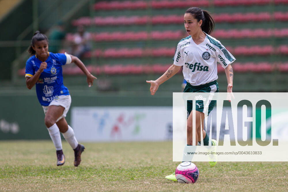 São José x Palmeiras VINHEDO, SP - 19.10.2019: SÃO JOSÉ X PALMEIRAS - Karla from Palmeiras during the match. Paulista Women& 39;stball Cll Cup - Sao Jose and Palmeiras draw 1-1 in the return game, the result l Palmeiras to the decision aon against the Sao Paulo team. The match took place this Saturday morning, October 19, in Vinhedo. (Photo: Van Campos Fotoarena) x1816166x VanxCampos