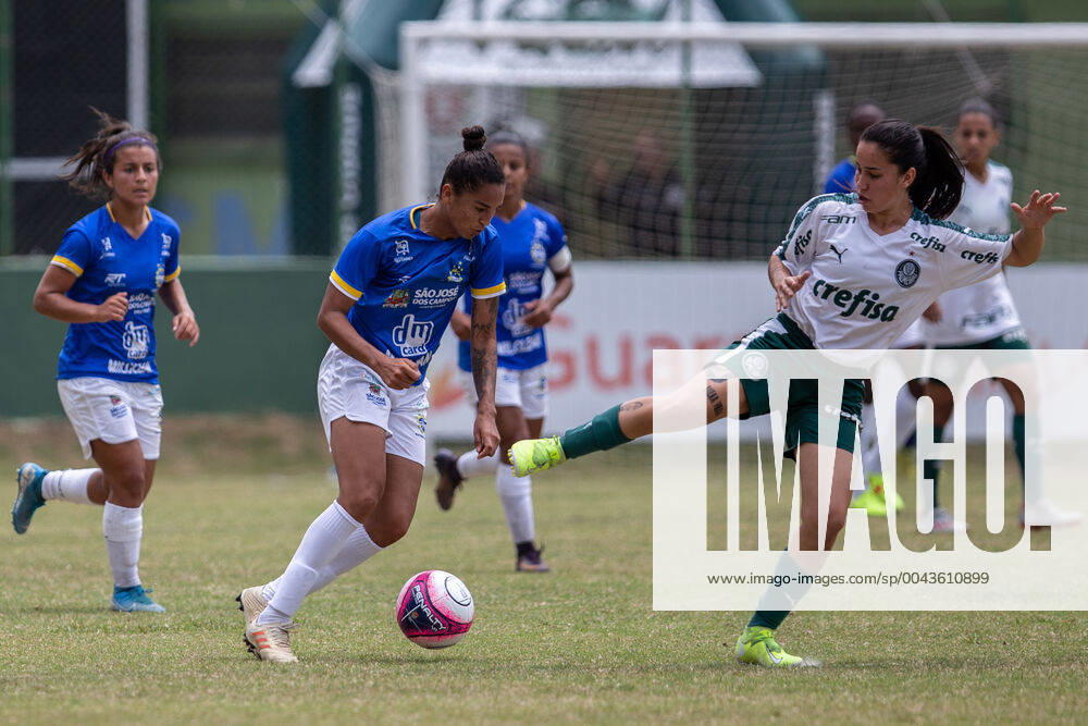 São José x Palmeiras VINHEDO, SP - 19.10.2019: SÃO JOSÉ X PALMEIRAS - Karla from Palmeiras during the match. Paulista Women& 39;stball Cll Cup - Sao Jose and Palmeiras draw 1-1 in the return game, the result l Palmeiras to the decision aon against the Sao Paulo team. The match took place this Saturday morning, October 19, in Vinhedo. (Photo: Van Campos Fotoarena) x1816170x VanxCampos