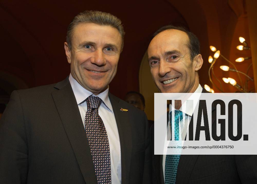 IAAF Vizepräsident Sergey Bubka (Ukraine, li.) und DOSB Vizepräsident Eberhard Gienger (Deutschland) bei einem Empfang zur Leichtathletik WM 2009 in Berlin Leichtathletik Herren Empfang 2009, Turnen Geräteturnen Kunstturnen, Stabhochsprung, Gruppe Berlin