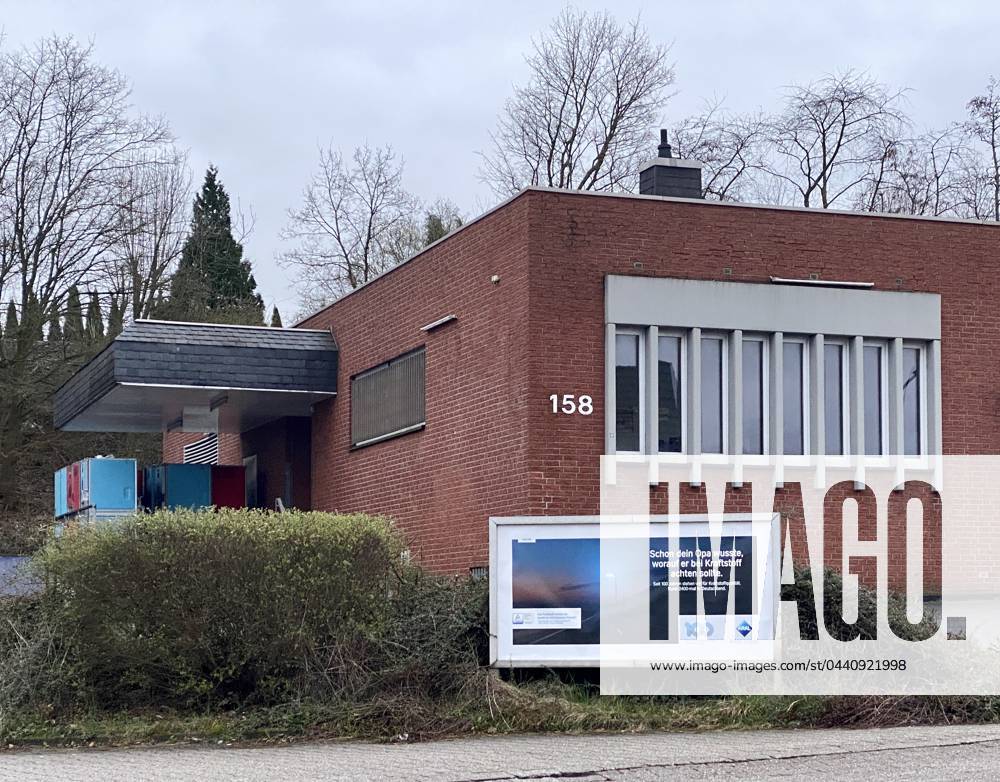 Deutschland, NRW, Tankstellen, Kraftstoffe, Aral Werbung mit dem Text: schon dein Opa wusste, worauf er bei Krafstoffen achten sollte, tanken, Benzin, Diesel, Super, Tankstelle, NRW Deutschland