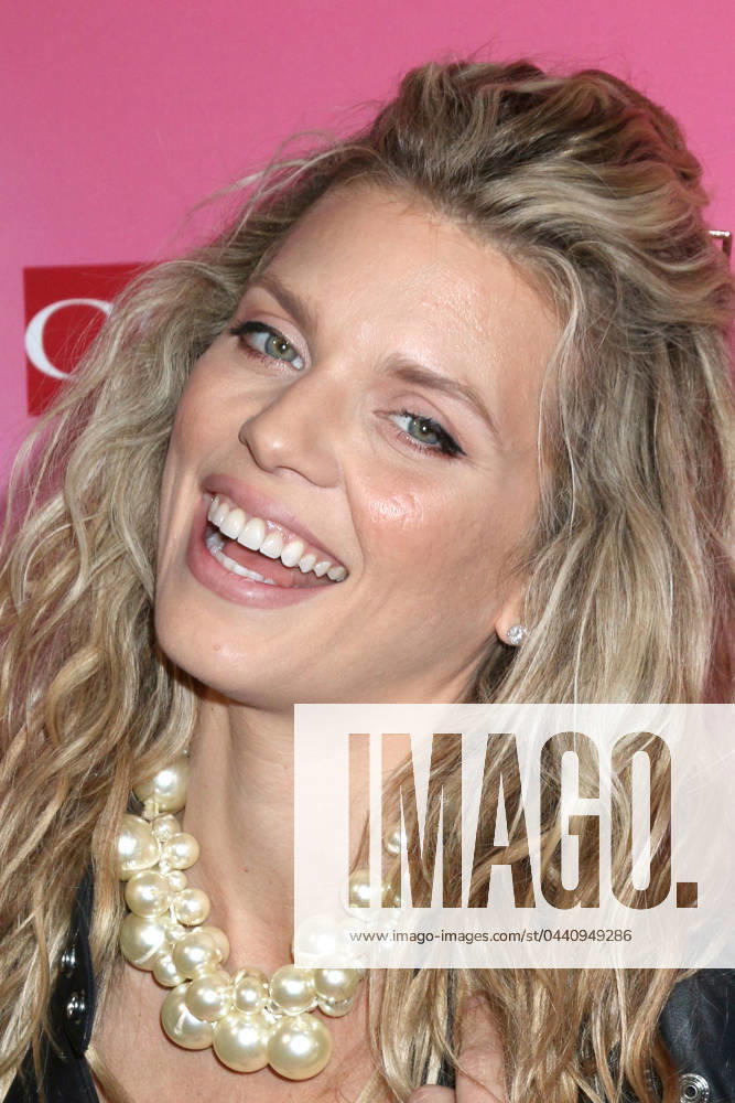 USA - Clarins New Product Launch Party - Los Angeles LOS ANGELES - MAR 15: AnnaLynne McCord at the Clarins New Product Launch Party on the Private Residence on March 15, 2024 in Los Angeles, CA Los Angeles CA USA