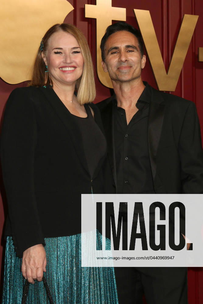 LOS ANGELES - JAN 15: Shannon Carbonell, Nestor Carbonell at the 2024 AppleTV Post Emmy Party at the Mother Wolf on January 15, 2024 in Los Angeles, CA. Los Angeles USA - ZUMAnc22 20240115_zaa_nc22_020
