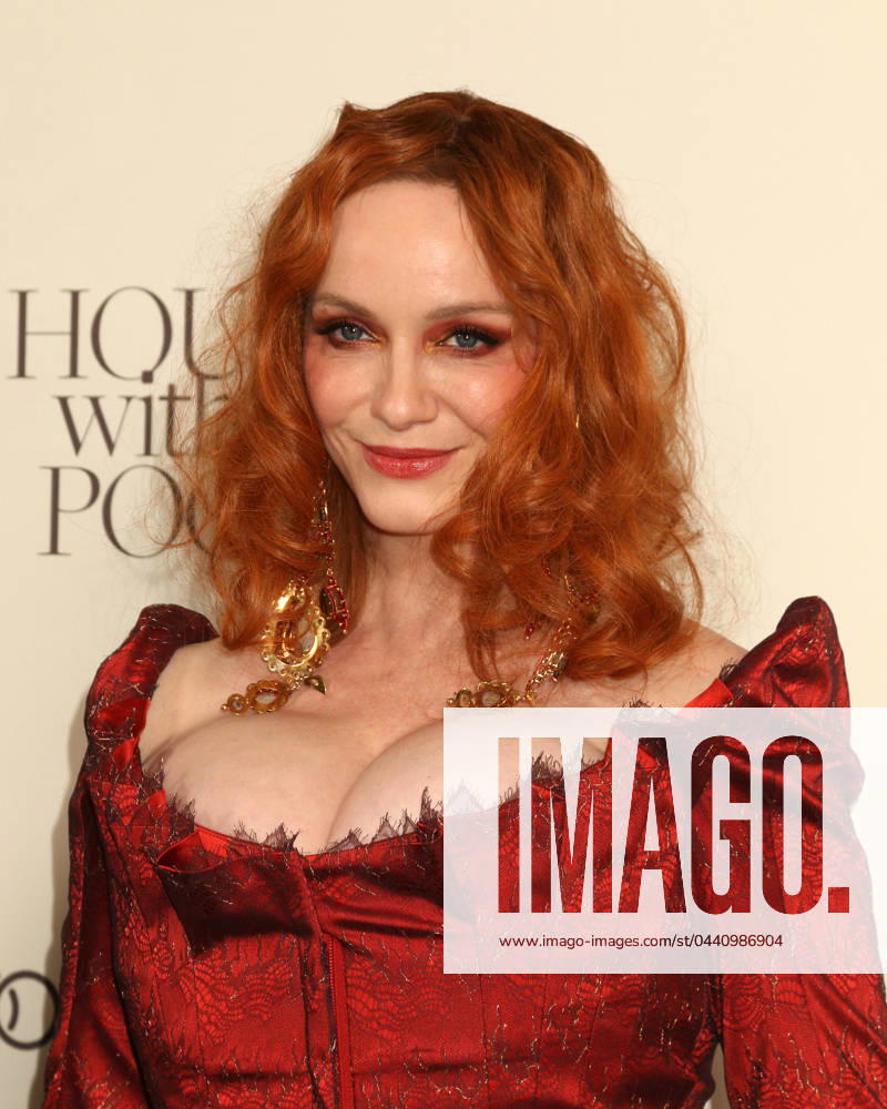 LOS ANGELES - JAN 6: Christina Hendricks at the 2024 Art of Elysium HEAVEN Gala at the Wiltern Theater on January 6, 2024 in Los Angeles, CA. Los Angeles USA - ZUMAnc22 20240106_zaa_nc22_330