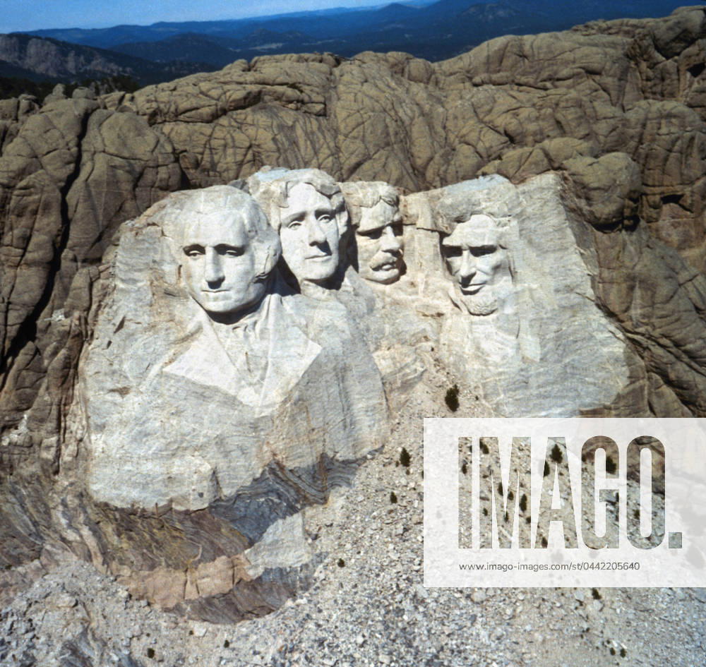 MOUNT RUSHMORE. Mount Rushmore National Memorial in South Dakota created by sculptor Gutzon Borglum between 1927 and 1941. From left: the likenesses of U.S. Presidents George Washington, Thomas Jefferson, Theodore Roosevelt and Abraham Lincoln. Photograph, c1962.