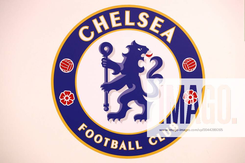 Logo of Chelsea FC during a training session prior to the UEFA Champions League match between Chelsea FC and Ajax Amsterdam at Stamford Bridge on November 04, 2019 in London, United Kingdom UEFA Champions League 2019 2020 ANPxSportx xMauricexvanxSteenxIVx 400972481