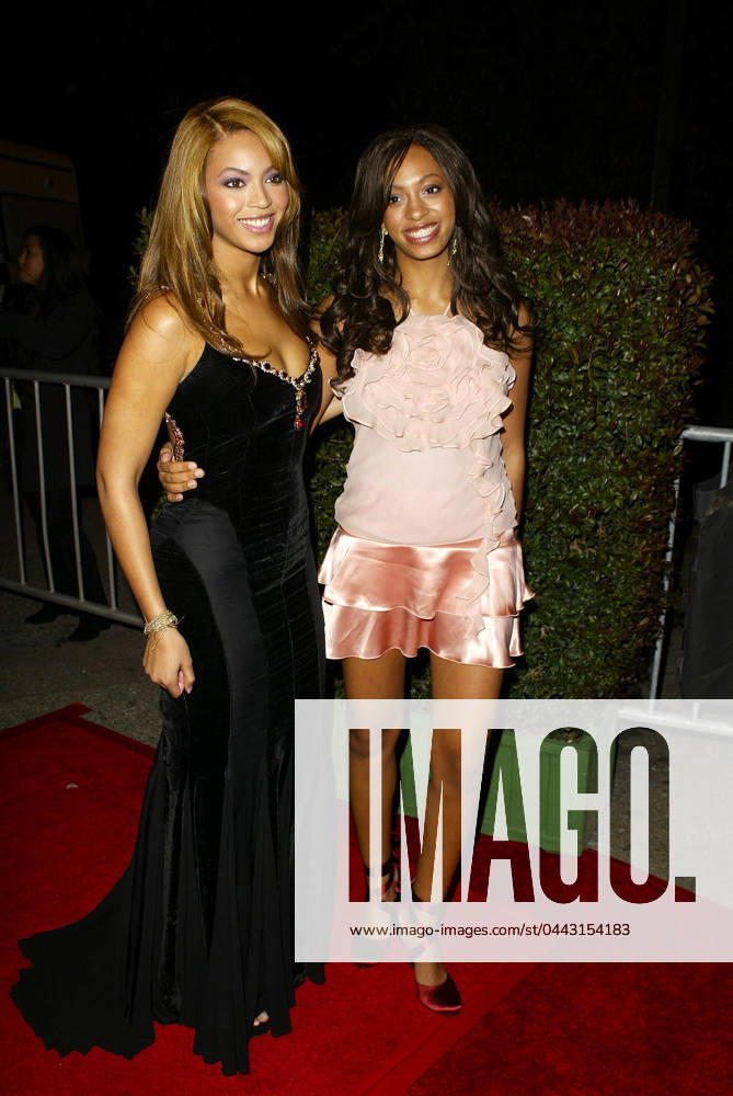 THE 35TH ANNUAL NAACP IMAGE AWARDS LA BEYONCE KNOWLES AND SOLANGE KNOWLES AT THE 35TH ANNUAL NAACP IMAGE AWARDS. UNIVERSAL AMPHITHEATRE, UNIVERSAL CITY, CALIFORNIA. 6 MARCH 2004. PICTURES. ULOW., Credit:JEN LOWERY LONDON FEATURES Avalon 0542921518