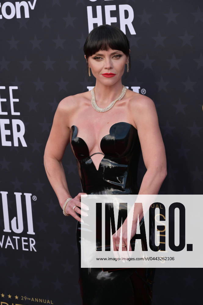 Critics Choice Awards 2024 - Santa Monica, USA SANTA MONICA, USA. January 14, 2024: Christina Ricci at the 29th Annual Critics Choice Awards at Barker Hangar. Picture: Paul Smith - Featureflash Santa Monica CA USA