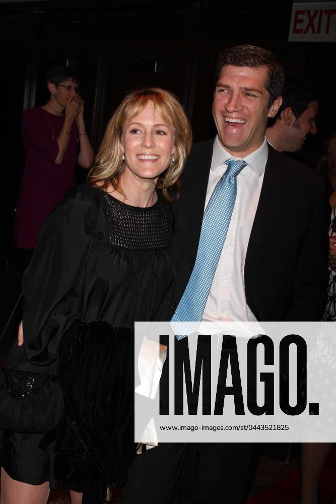 Mary Stuart Masterson7475.JPG.New York 05-17-09.Mary Stuart Masterson & husband.54th Drama Desk Awards.Digital photo by Maggie Wilson-PHOTOlink. New York NY USA